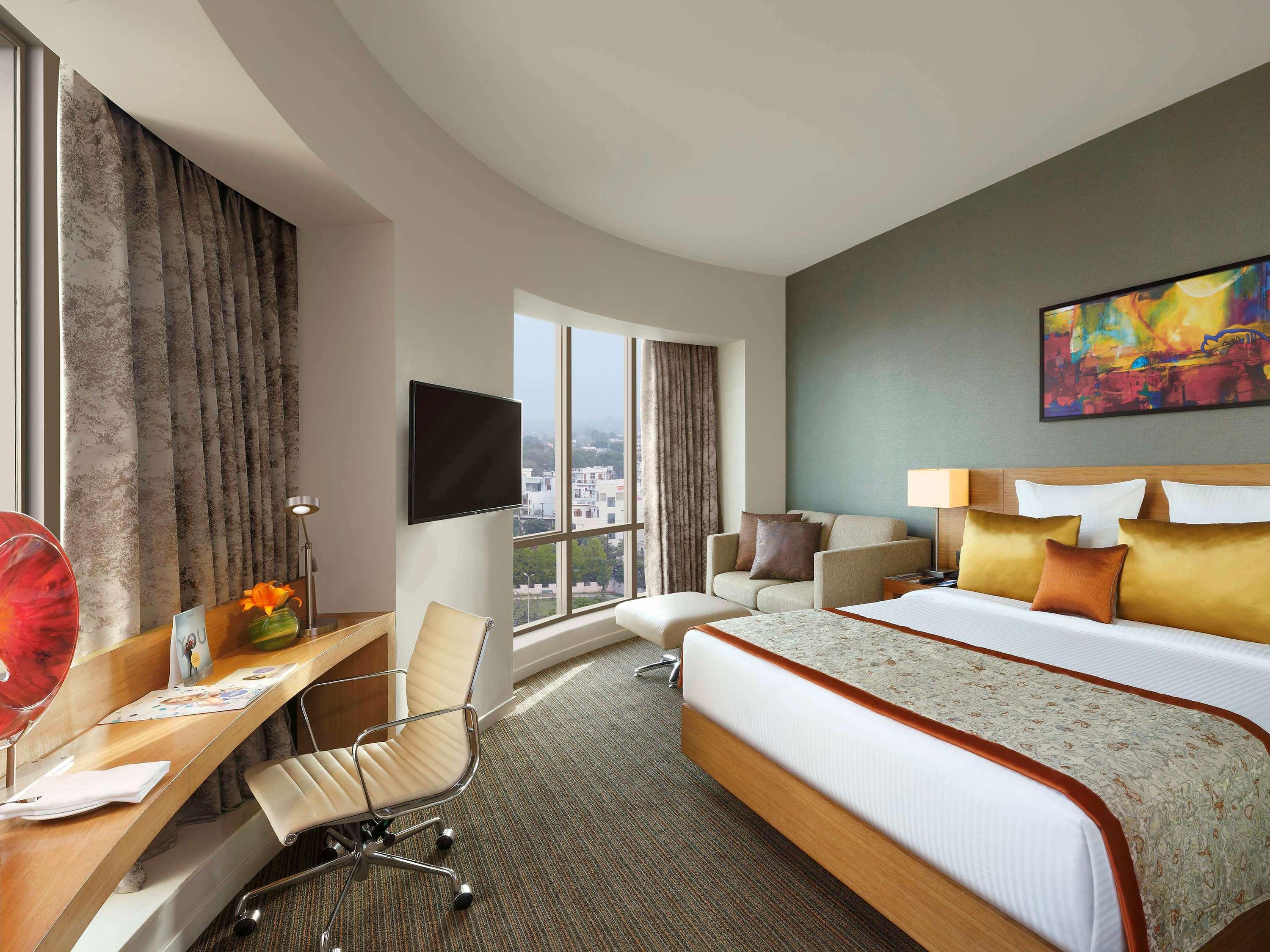 Novotel Lucknow Gomti Nagar Exterior foto