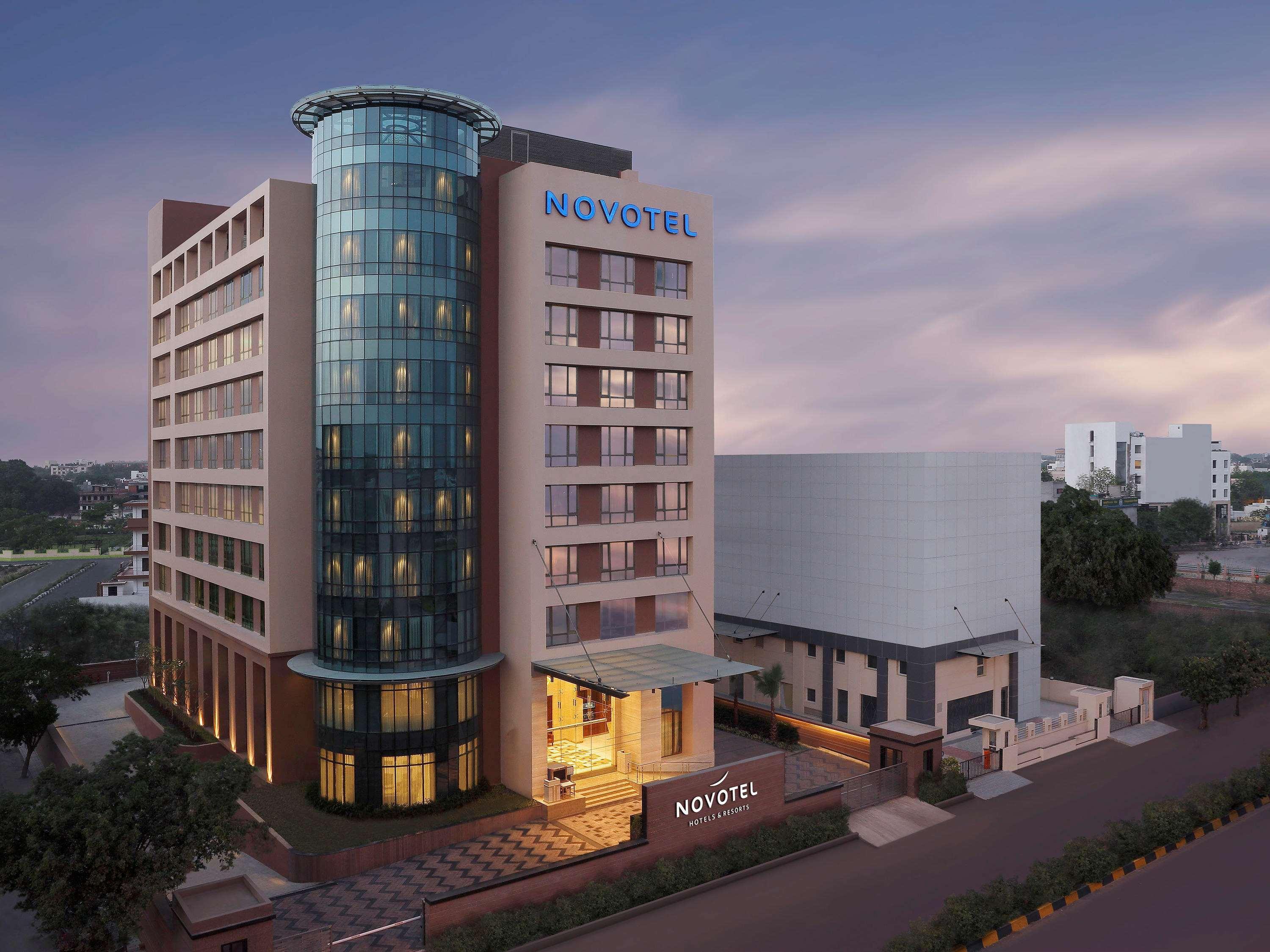 Novotel Lucknow Gomti Nagar Exterior foto
